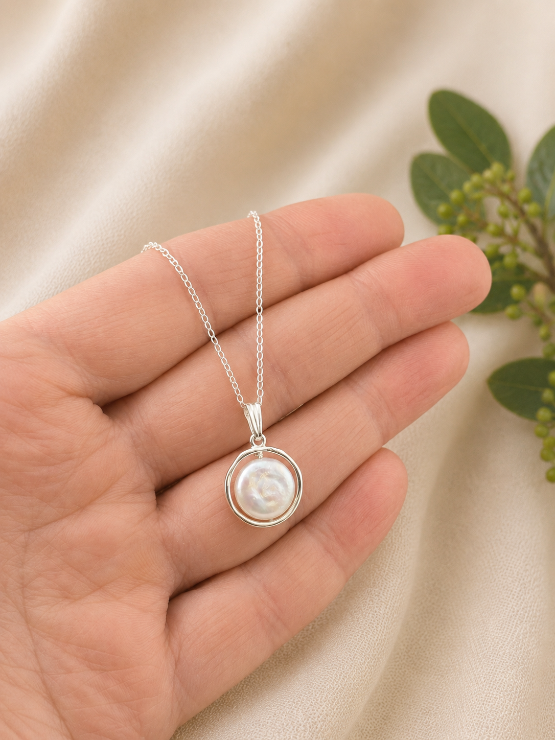 Sira - Pearl Necklace in Sterling Silver