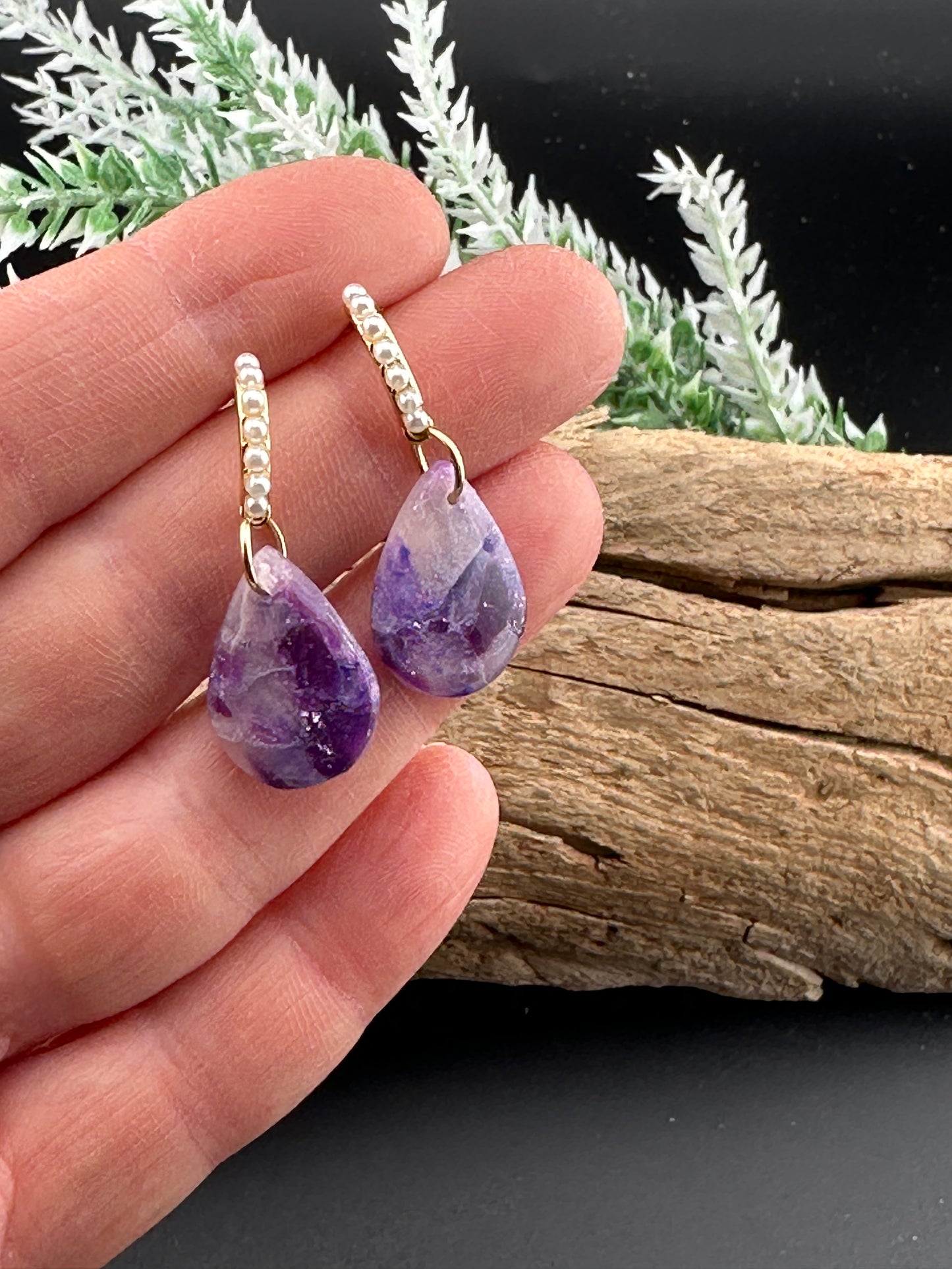 Violet Drop – Faux Amethyst & Pearl Post Earrings