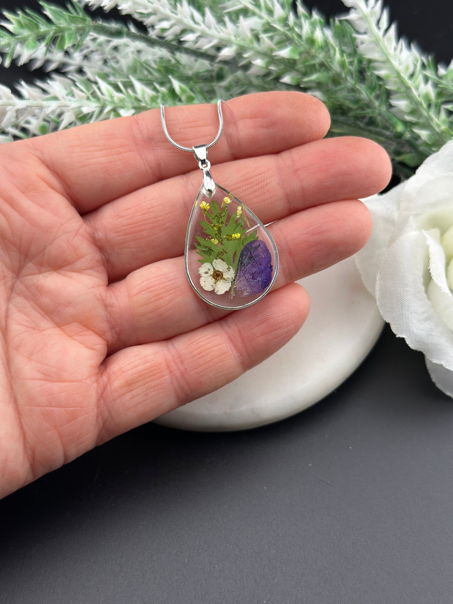 Whispers of the Garden – Teardrop Flower Necklace in Silver