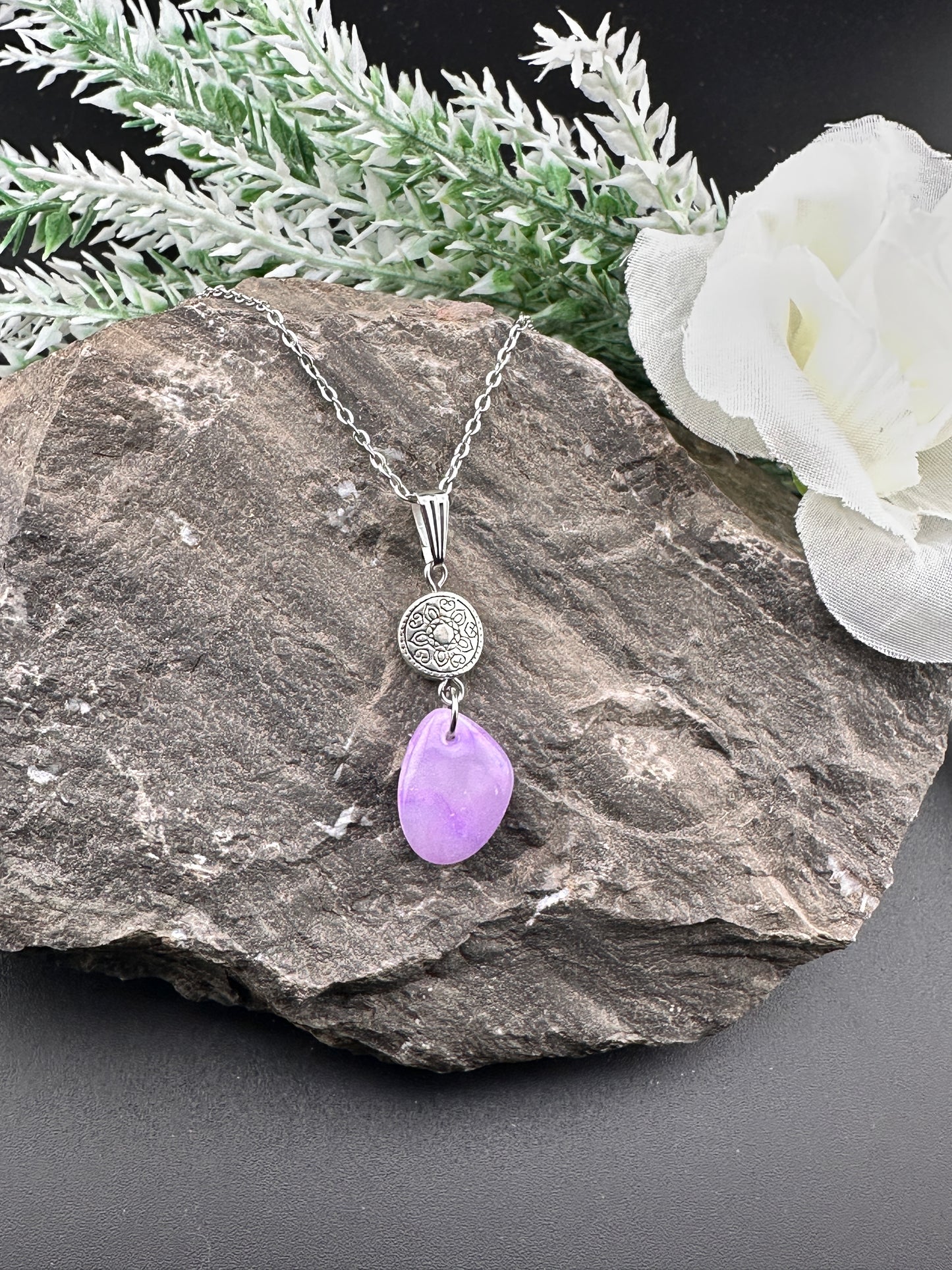 Lavender Mist – Faux Stone Pendant Necklace