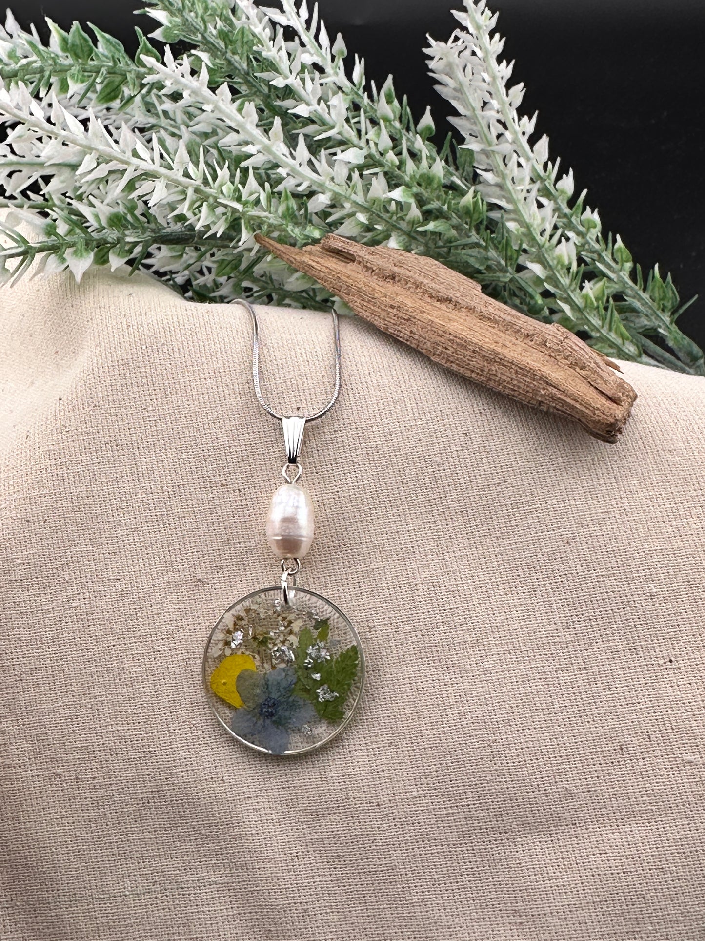 Forget-Me-Not Garden Necklace – Real Flowers & Freshwater Pearl in Silver