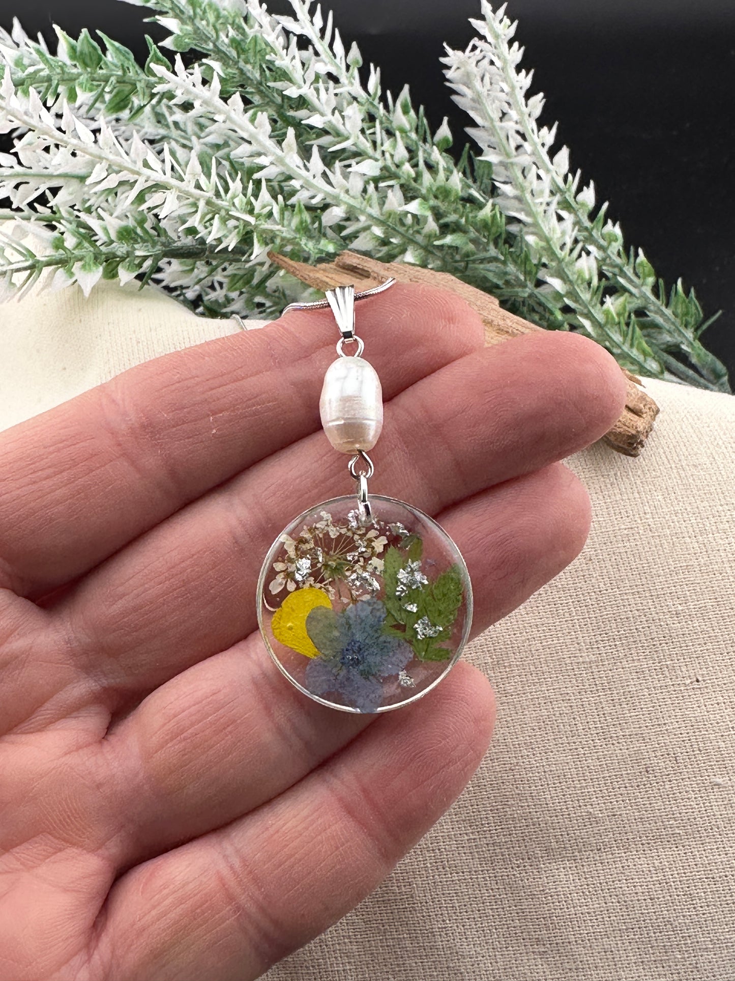 Forget-Me-Not Garden Necklace – Real Flowers & Freshwater Pearl in Silver