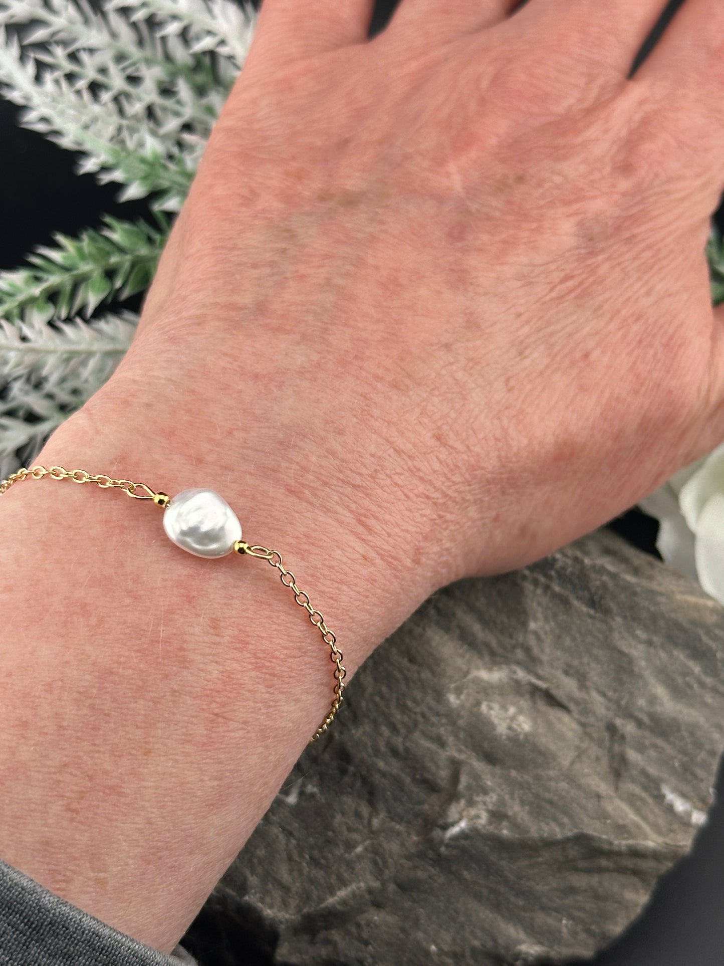 Golden Cascade – Baroque Pearl Bracelet