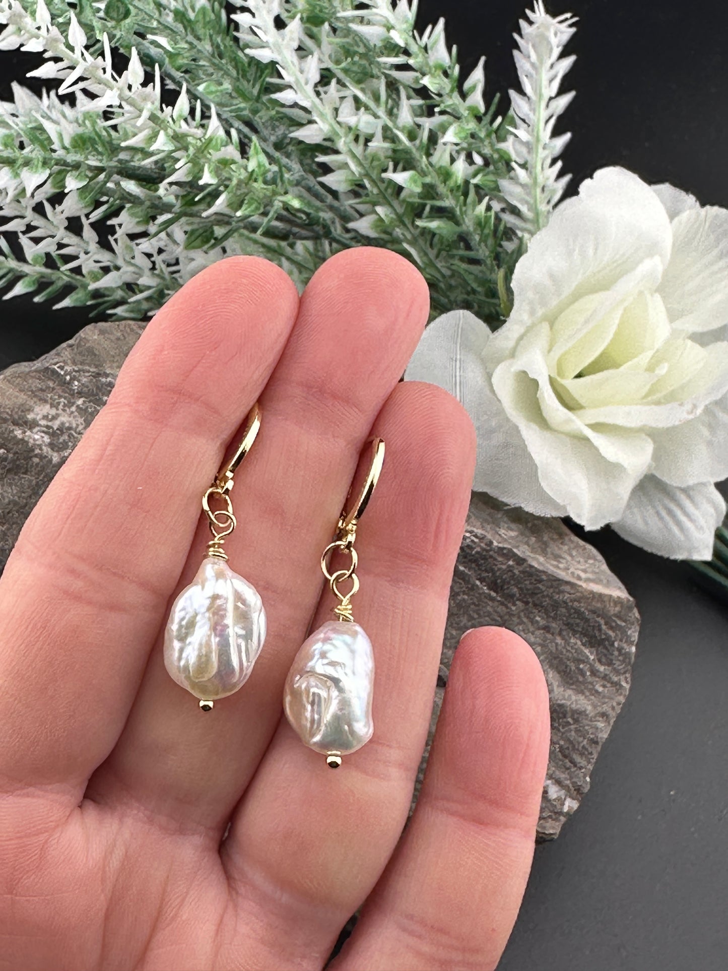 Elegance in Pearl - Baroque Earrings in Gold - Large