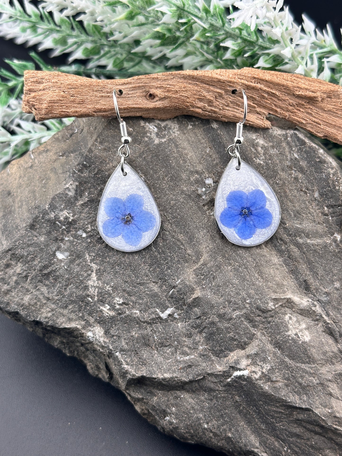 Forget-Me-Not Teardrop Earrings – A Tribute to Alzheimer’s Awareness