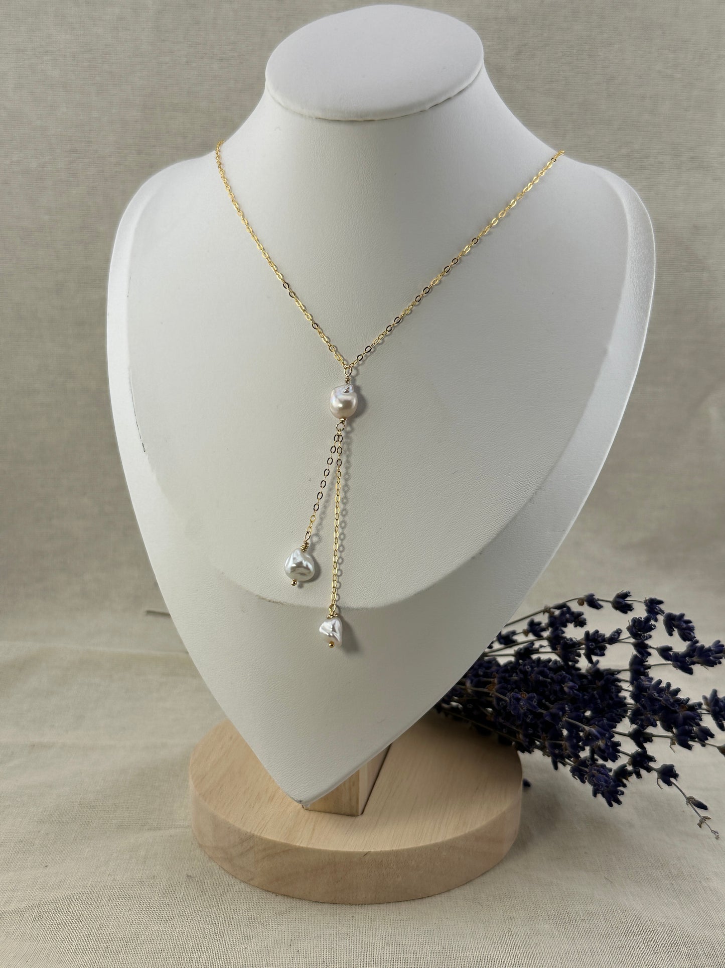 Golden Cascade – Baroque Pearl Lariat Necklace