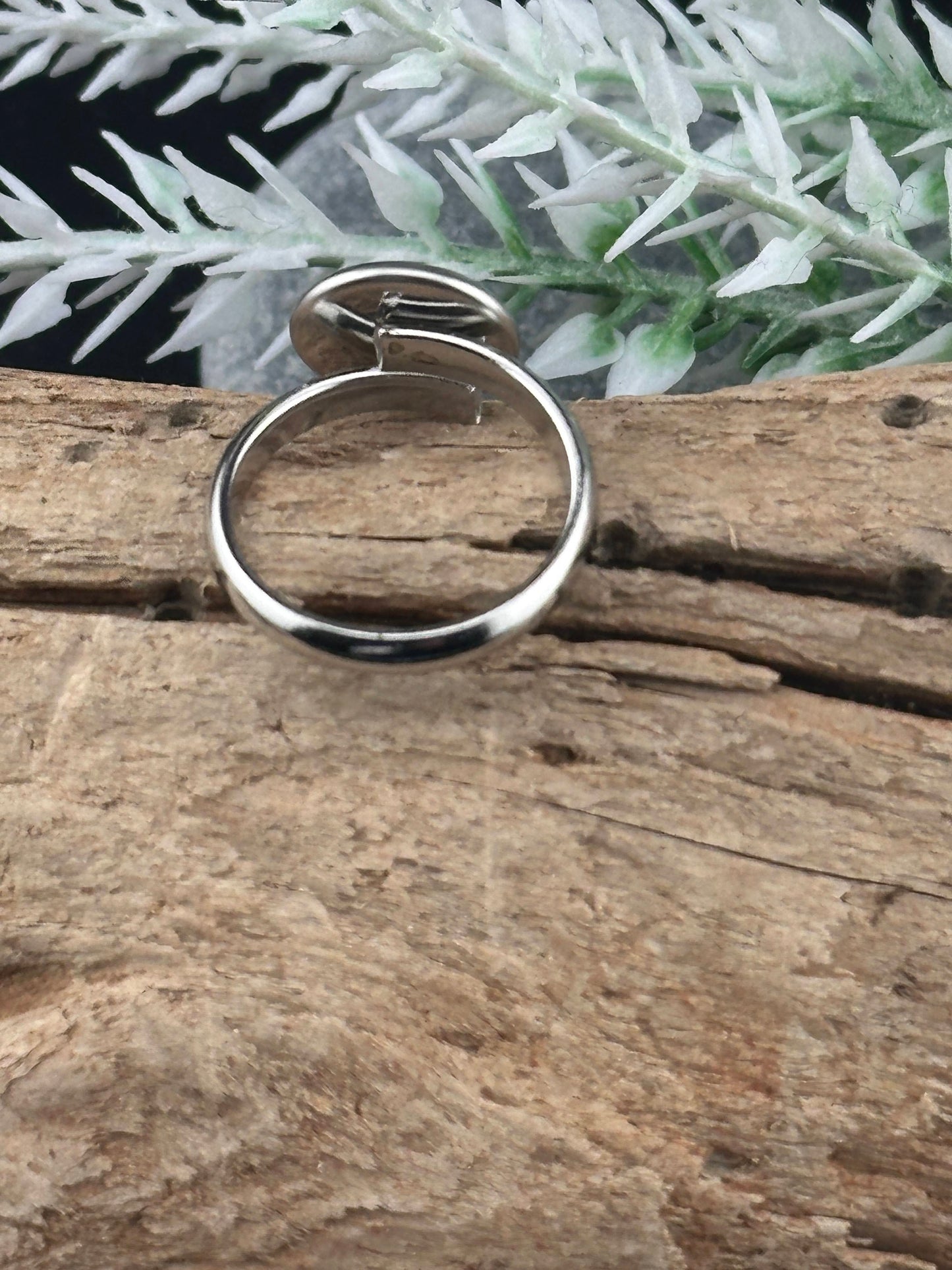 Ocean-Inspired Adjustable Ring with Abalone Shell in White