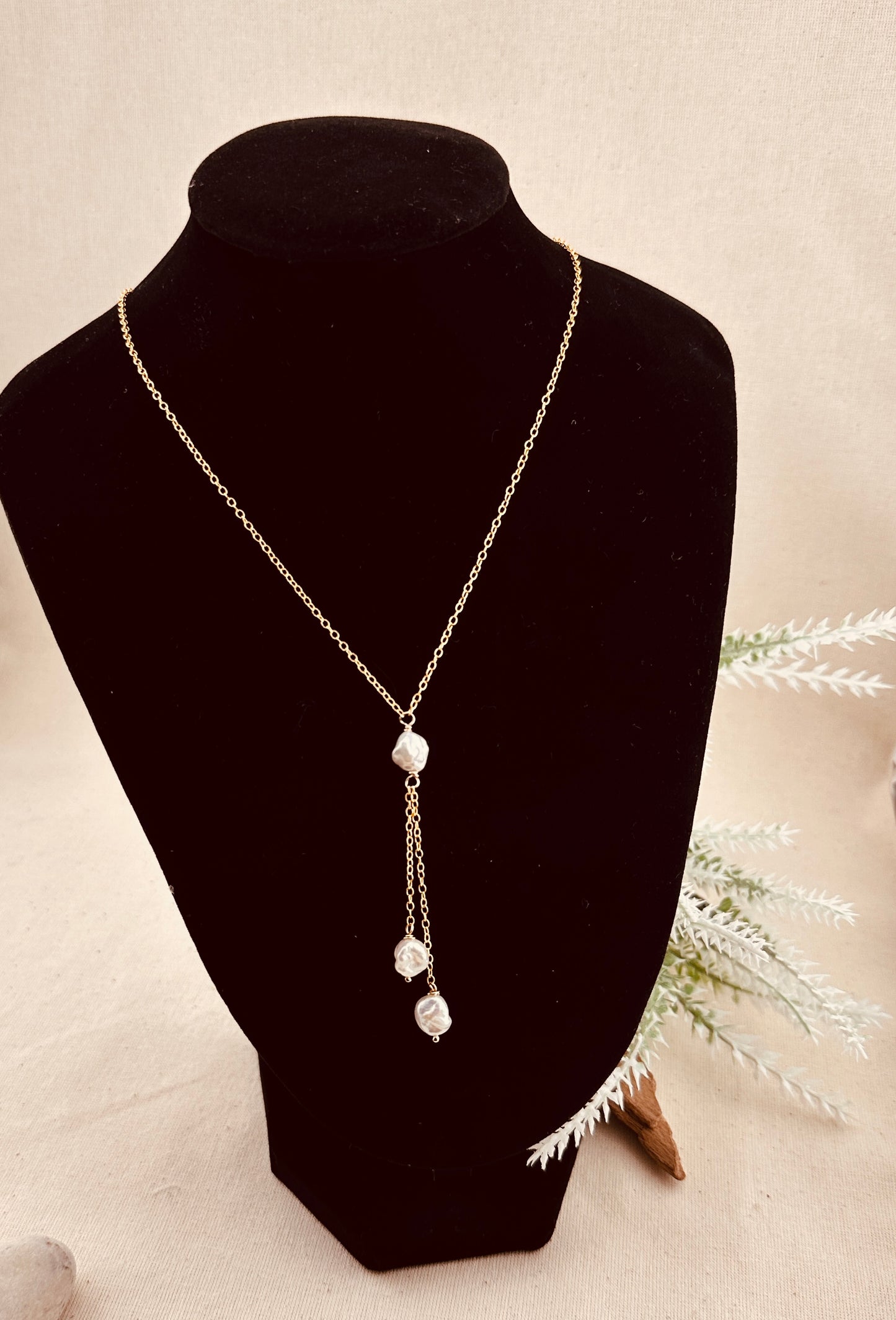 Elena – Baroque Pearl Lariat Necklace
