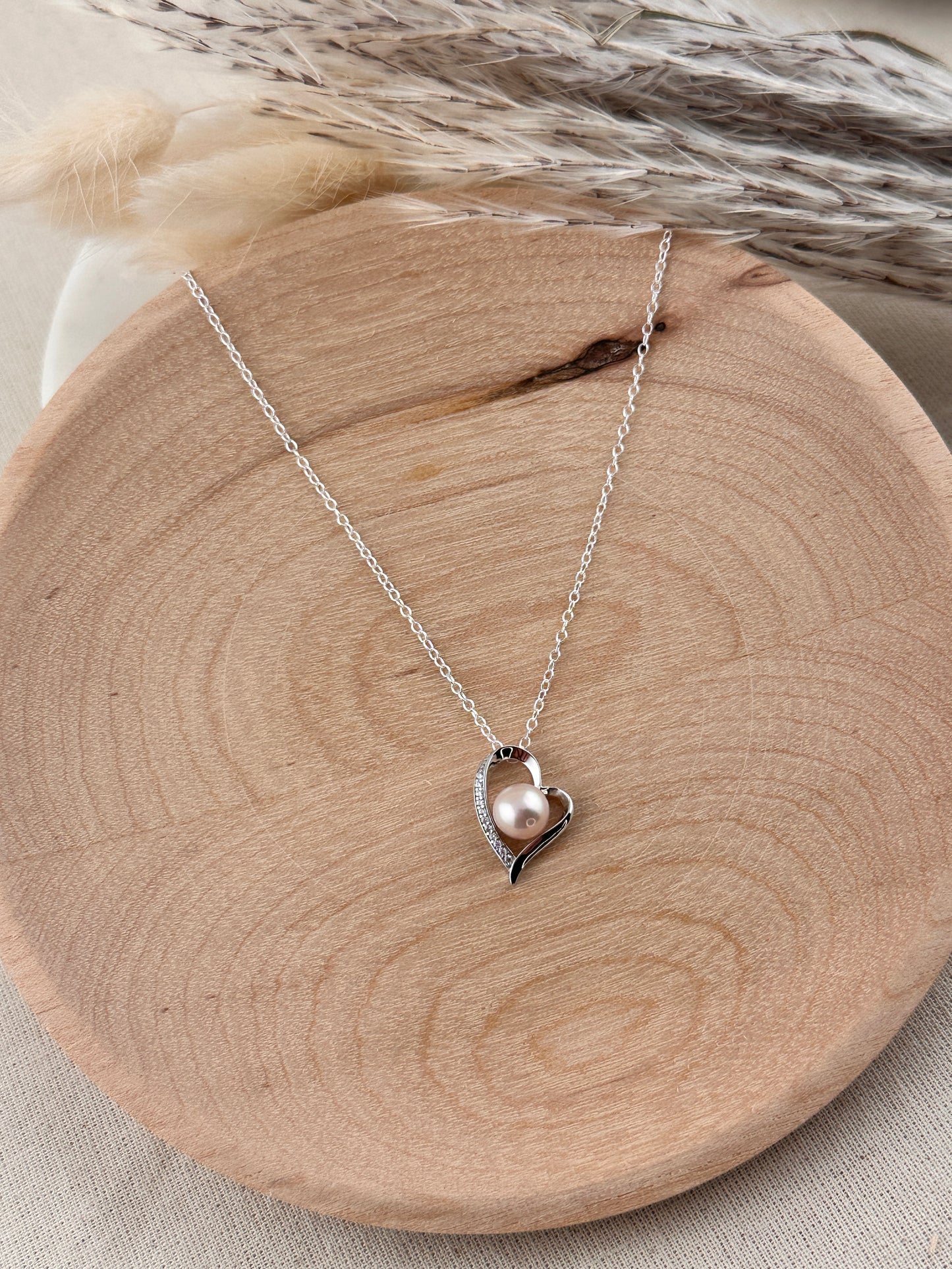 Amara - Heart Pearl Necklace in Silver
