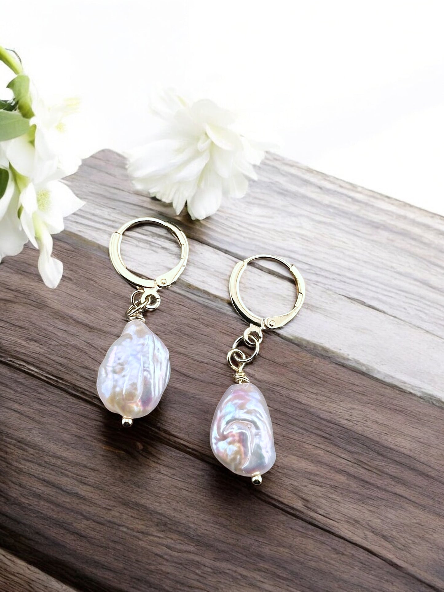 Elegance in Pearl - Baroque Earrings in Gold - Large