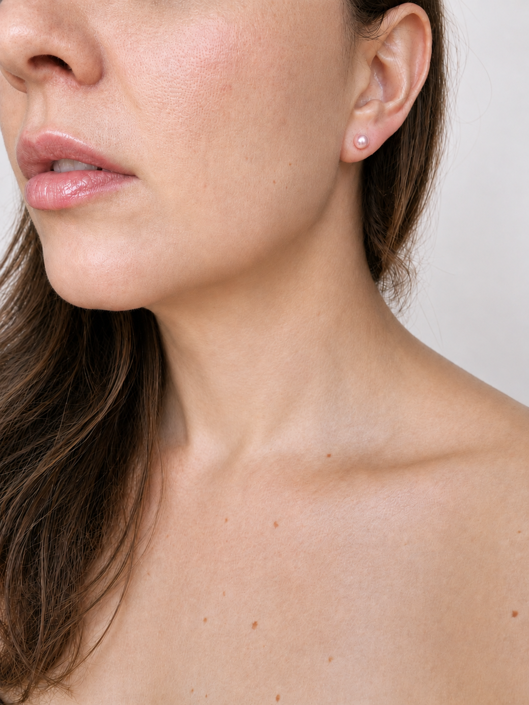 Claira- Pearl Stud Earrings