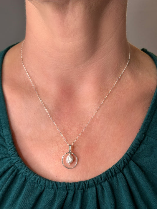 Liana - Pearl Necklace in Sterling Silver