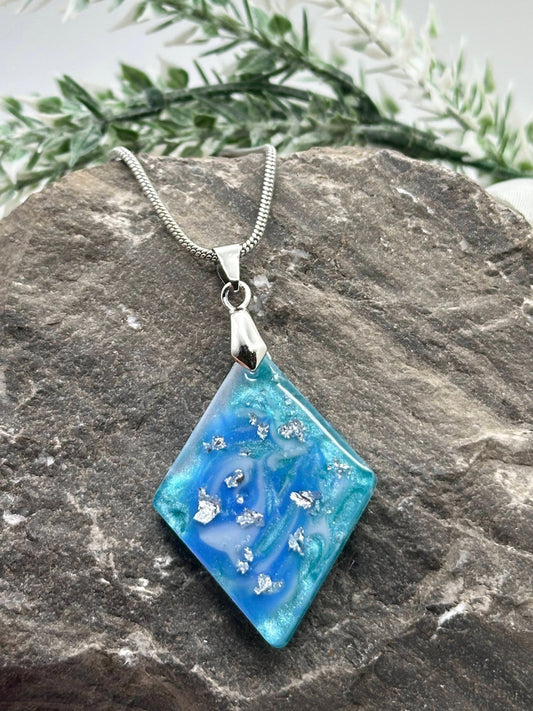 Ocean Wave-Inspired Necklace