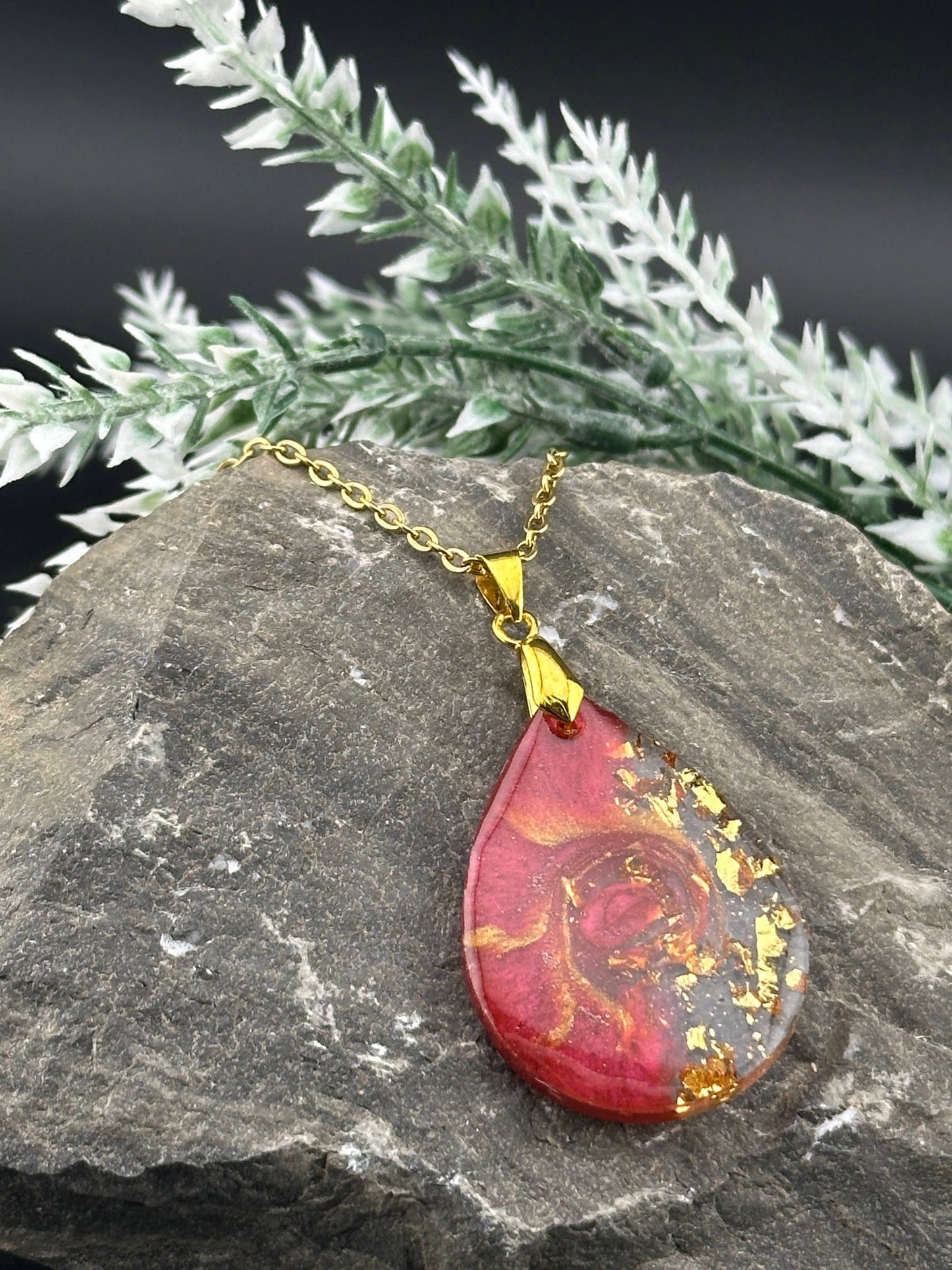 Stunning Wine Red & Gold Sparkle Resin Necklace