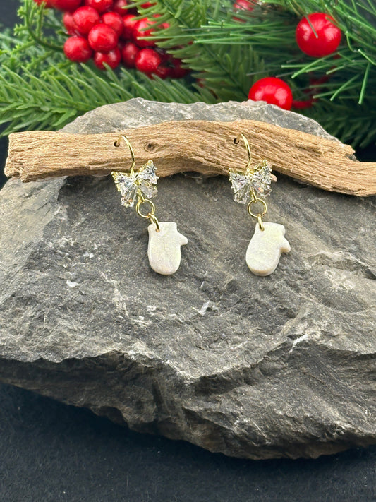 Sparkling, Cute Winter Mitten Earrings