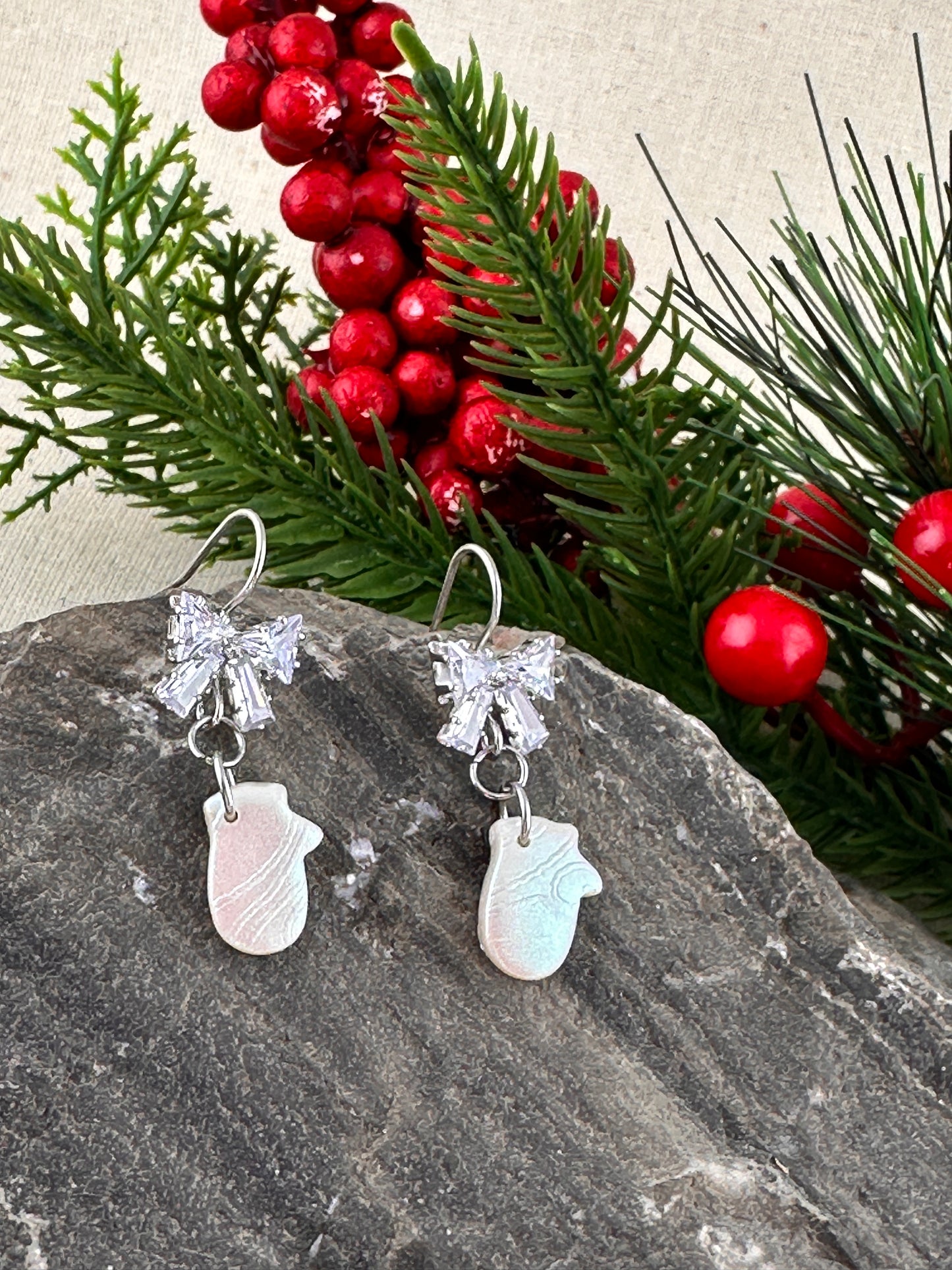 Sparkling, Cute Winter Mitten Earrings